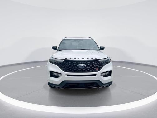 White Metallic 2022 Ford Explorer ST