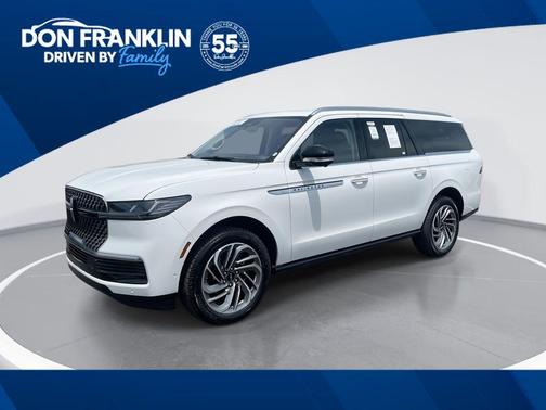 White Metallic 2025 Lincoln Navigator L Reserve