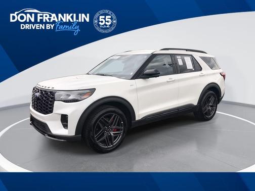 White Metallic 2025 Ford Explorer ST-Line