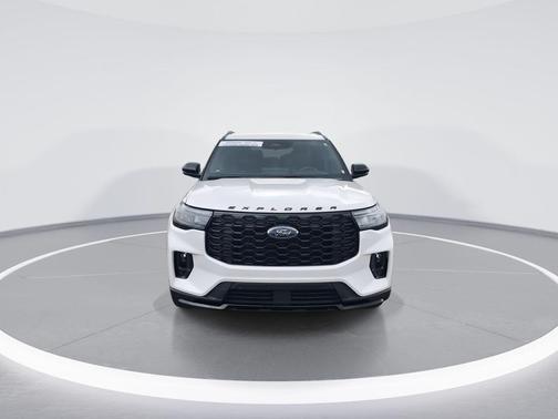 White Metallic 2025 Ford Explorer ST-Line