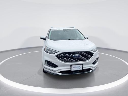 White Metallic 2024 Ford Edge Titanium