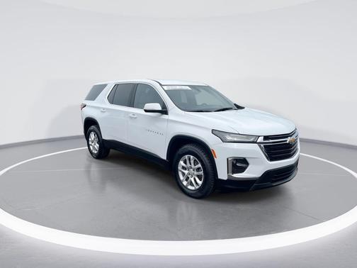 Summit White 2023 Chevrolet Traverse LS
