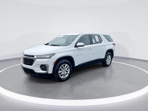 Summit White 2023 Chevrolet Traverse LS