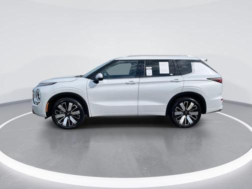 Silver 2025 Mitsubishi Outlander SEL
