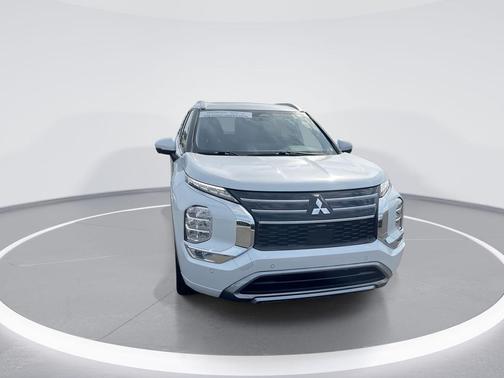 Silver 2025 Mitsubishi Outlander SEL