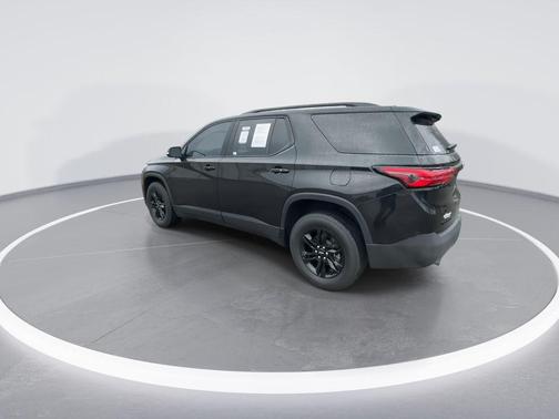 Mosaic Black Metallic 2023 Chevrolet Traverse LT Cloth