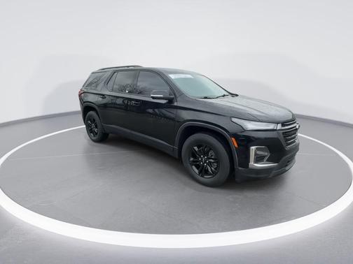 Mosaic Black Metallic 2023 Chevrolet Traverse LT Cloth