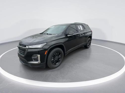 Mosaic Black Metallic 2023 Chevrolet Traverse LT Cloth