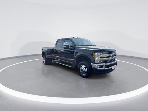 Black 2019 Ford F-350 Lariat Super Duty