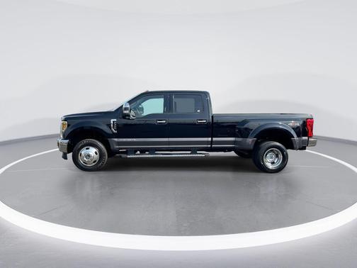 Black 2019 Ford F-350 Lariat Super Duty