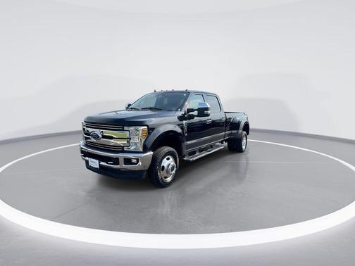 Black 2019 Ford F-350 Lariat Super Duty