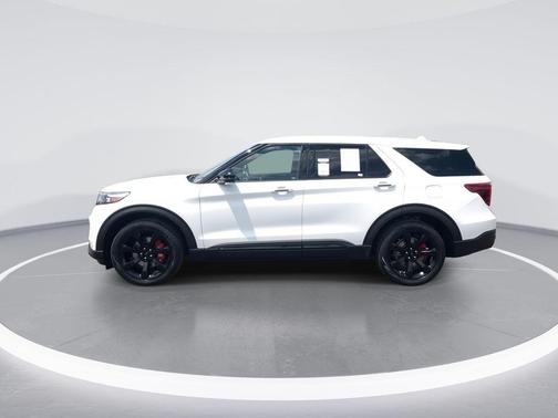 White Metallic 2022 Ford Explorer ST