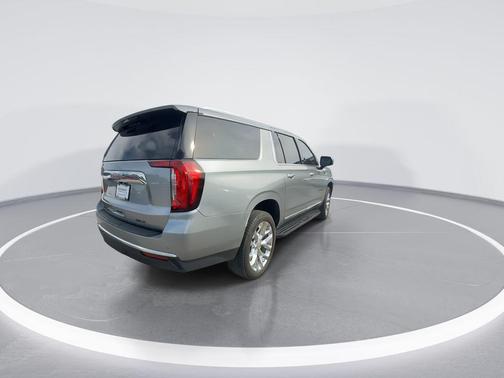 Sterling 2023 GMC Yukon XL SLT
