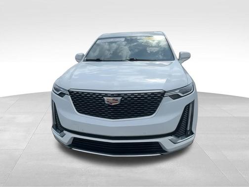 Crystal White Tri-Coat 2024 Cadillac XT6 Luxury AWD