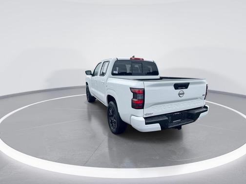 Glacier White 2022 Nissan Frontier SV