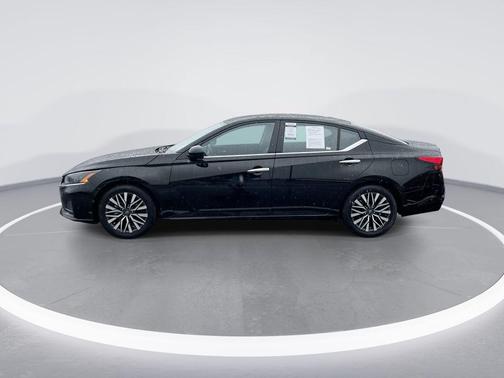 Super Black Clearcoat 2025 Nissan Altima SV