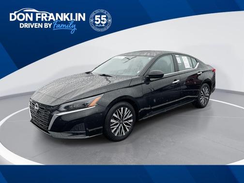 Super Black Clearcoat 2025 Nissan Altima SV