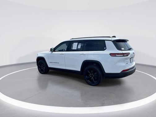 Bright White Clearcoat 2023 Jeep Grand Cherokee L Laredo