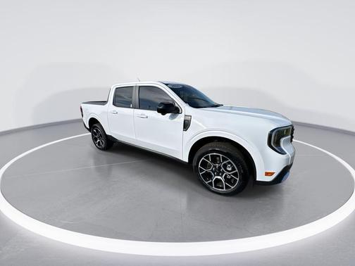 Oxford White 2025 Ford Maverick Lariat