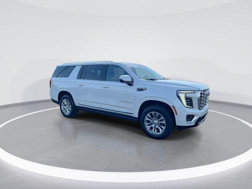 White Frost Tri-Coat 2025 GMC Yukon XL Denali