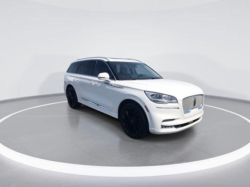 White 2021 Lincoln Aviator Reserve AWD