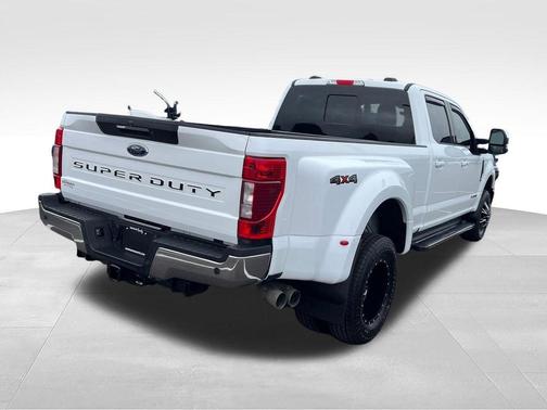 Oxford White 2022 Ford F-350 Lariat Super Duty