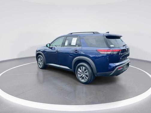 Deep Ocean Blue 2025 Nissan Pathfinder SV
