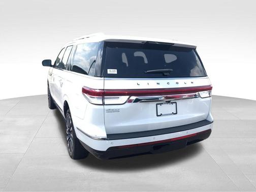 White Metallic 2022 Lincoln Navigator L Black Label