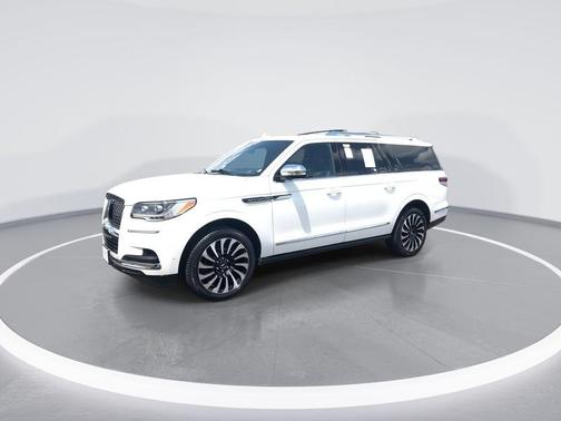 White Metallic 2022 Lincoln Navigator L Black Label