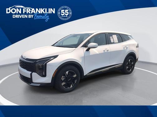 Glacial White Pearl 2026 Kia Sportage LX