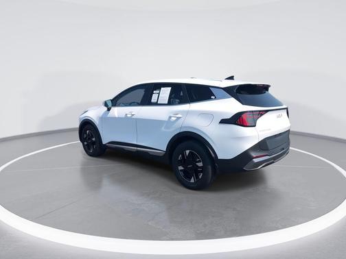 Glacial White Pearl 2026 Kia Sportage LX