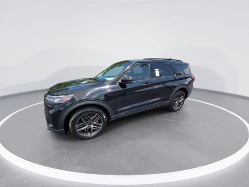 Black Metallic 2025 Ford Explorer ST-Line