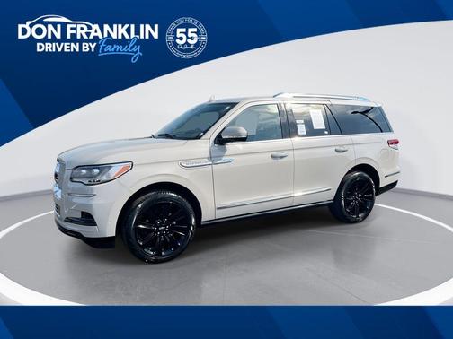 Pearl Metallic 2024 Lincoln Navigator Reserve