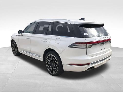 White Metallic 2025 Lincoln Aviator Black Label AWD