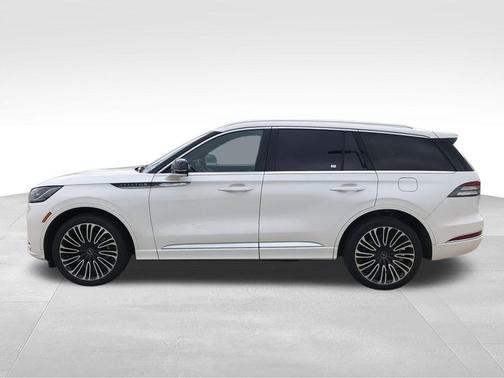 White Metallic 2025 Lincoln Aviator Black Label AWD