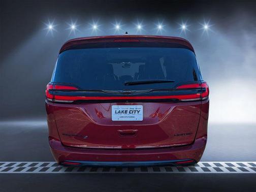 Red Hot Pearlcoat 2025 Chrysler Pacifica Limited