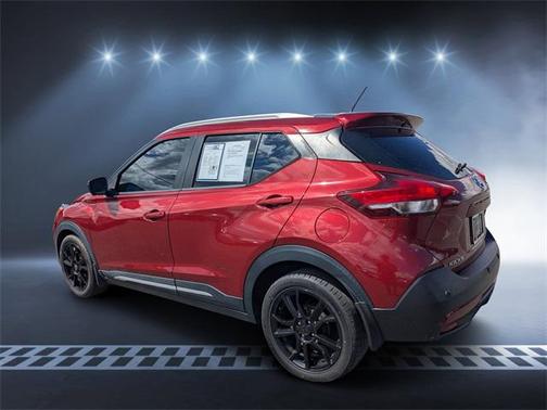 2020 Nissan Kicks SR