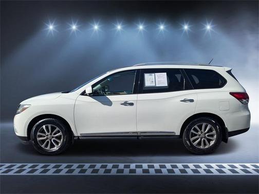 2016 Nissan Pathfinder SL
