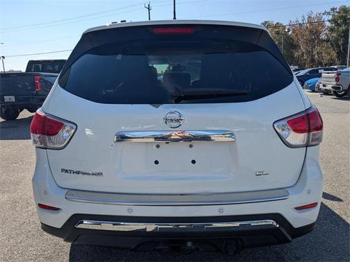 2016 Nissan Pathfinder SL