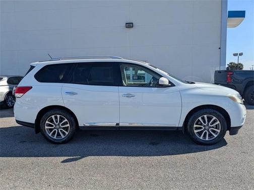 2016 Nissan Pathfinder SL