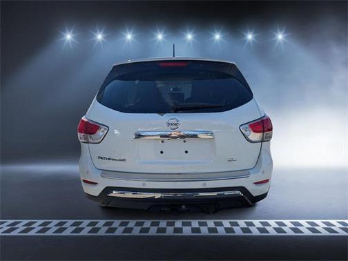 2016 Nissan Pathfinder SL