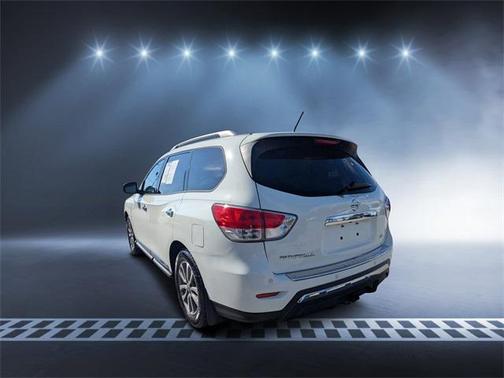 2016 Nissan Pathfinder SL