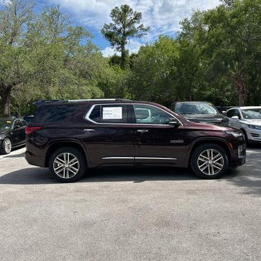 Black Cherry Metallic 2022 Chevrolet Traverse High Country