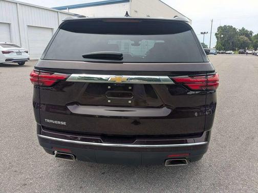 Black Cherry Metallic 2022 Chevrolet Traverse High Country