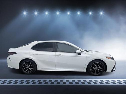 2024 Toyota Camry Hybrid SE