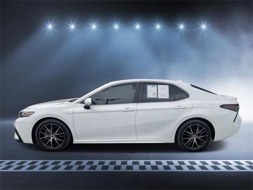 2024 Toyota Camry Hybrid SE