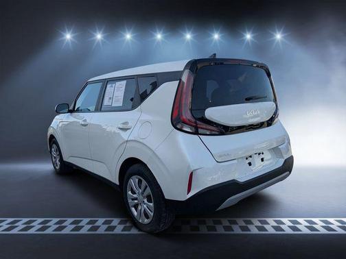 Snow White Pearl 2023 Kia Soul LX