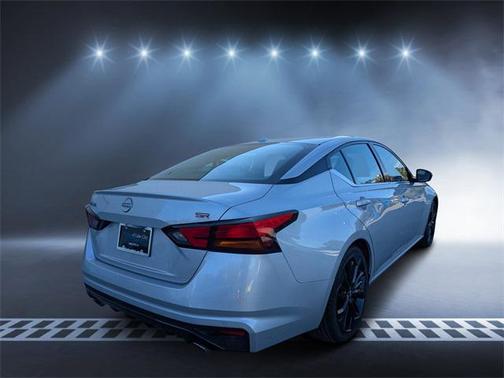 2024 Nissan Altima SR FWD