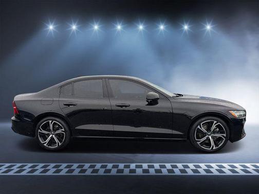 2024 Volvo S60 B5 Core Dark Theme