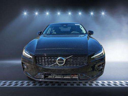 2024 Volvo S60 B5 Core Dark Theme